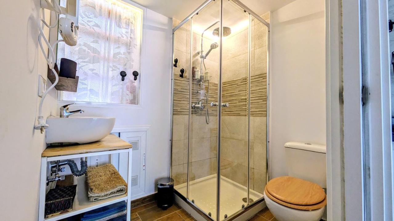 ברונטה Suite Duplex Con Terraza Independiente מראה חיצוני תמונה
